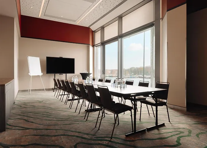 Отель Doubletree By Hilton Station