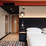 Hotel Doubletree By Hilton Station