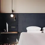 Doubletree By Hilton Station Амстердам