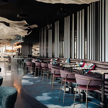 호텔 더블트리 바이 힐튼 센트랄 스테이션 4*