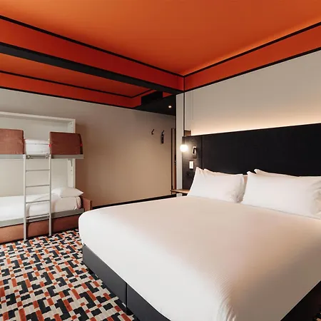 Doubletree By Hilton Station 4*