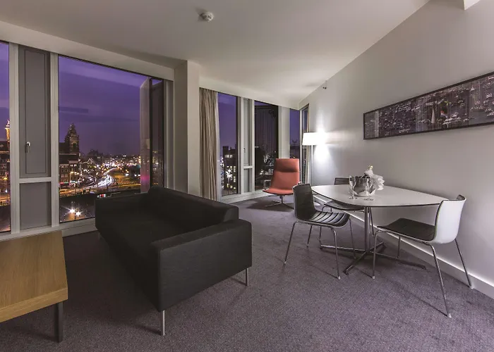 Doubletree By Hilton Station 4*