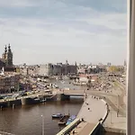 Отель Doubletree By Hilton Station Амстердам