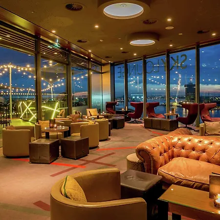 Doubletree By Hilton Station Hotel