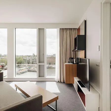 Doubletree By Hilton Station 4*