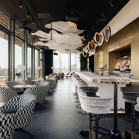 Hotel Doubletree By Hilton Station