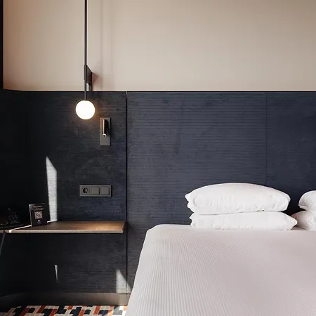 Doubletree By Hilton Station Amsterdam