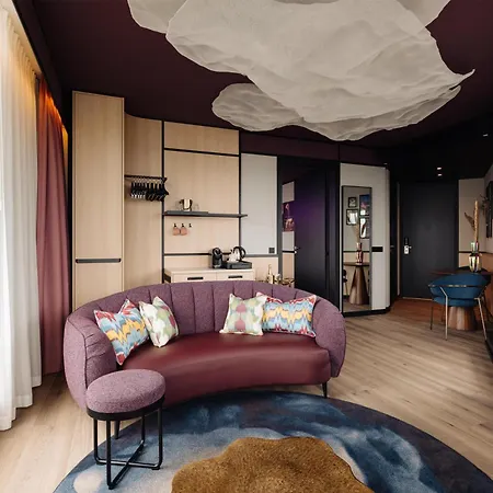 Doubletree By Hilton Station Otel Amsterdam
