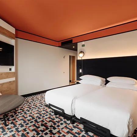 Doubletree By Hilton Station Hotel 4*