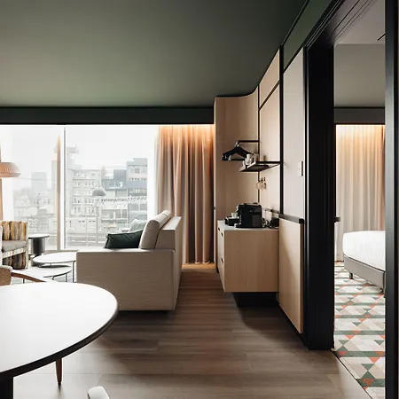 Doubletree By Hilton Station Hotel