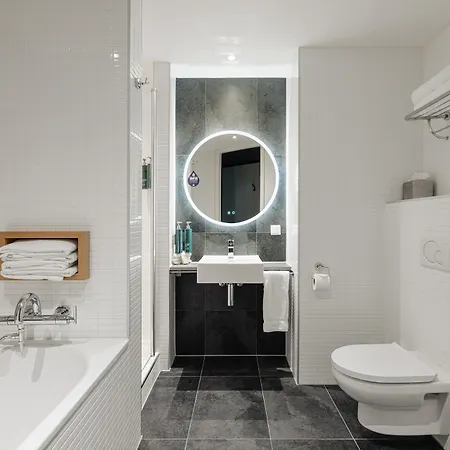 Отель Doubletree By Hilton Station 4*