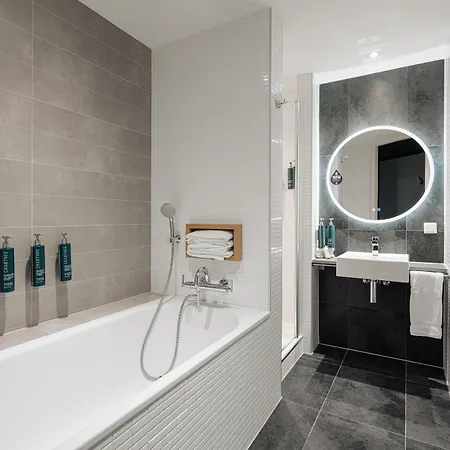 Doubletree By Hilton Station Amsterdam