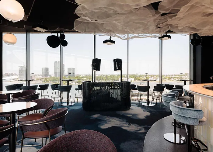 Doubletree By Hilton Station 4*