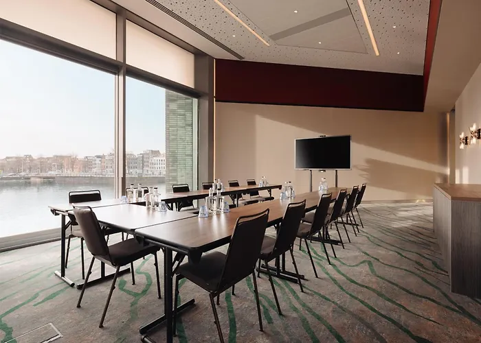 Ξενοδοχείο Doubletree By Hilton Station 4*