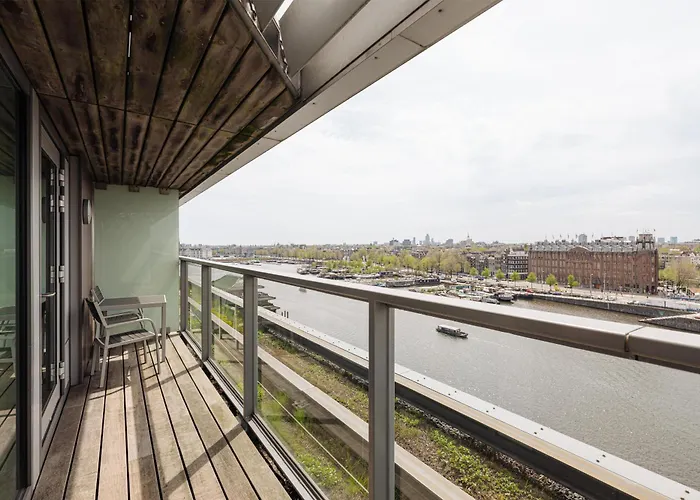 Doubletree By Hilton Station Amsterdam