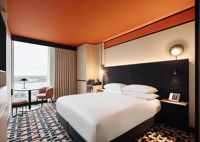 Doubletree By Hilton Station Hotel