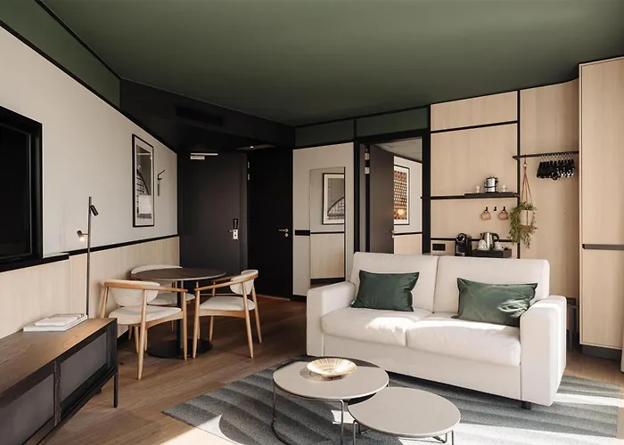 Doubletree By Hilton Station