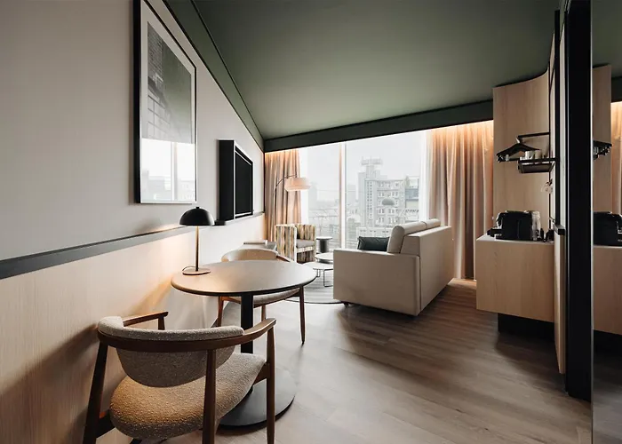 Doubletree By Hilton Station