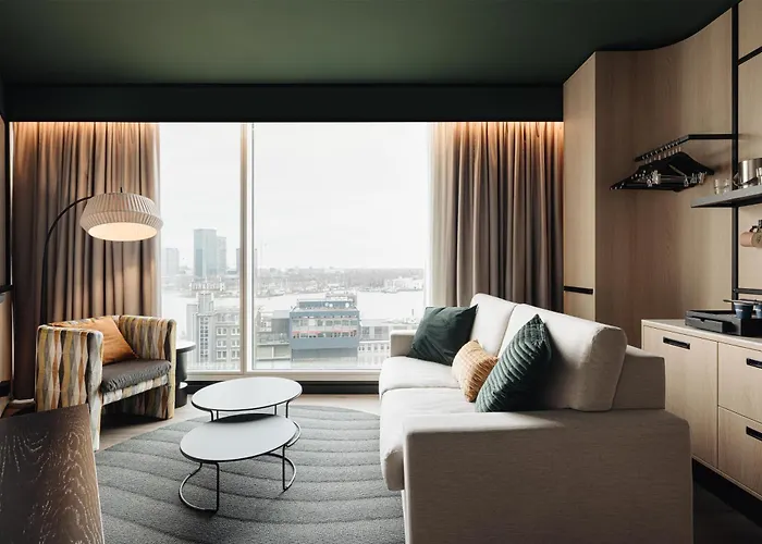 Doubletree By Hilton Station