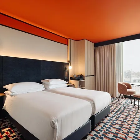 Doubletree By Hilton Station Hotel