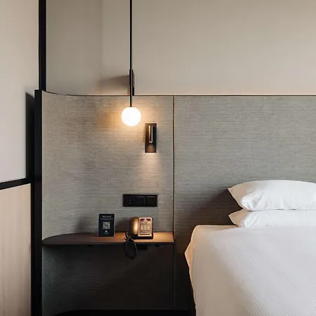 Doubletree By Hilton Station Amsterdam