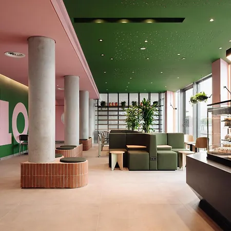 Doubletree By Hilton Station Hotel