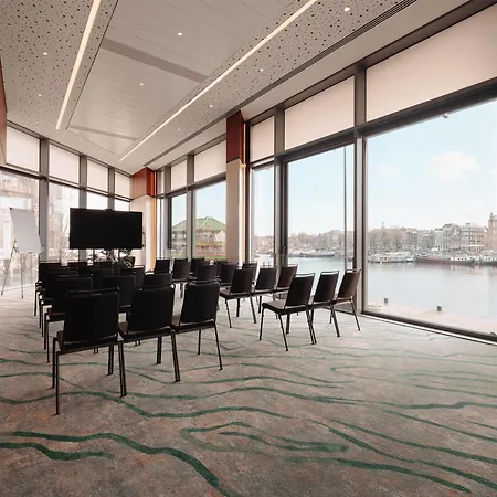 Doubletree By Hilton Station Amsterdam