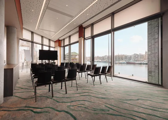 Doubletree By Hilton Station Amsterdam