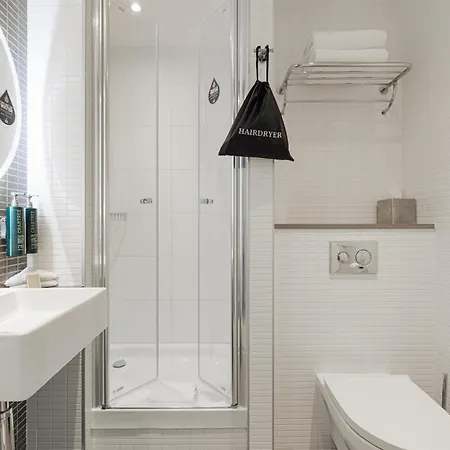Doubletree By Hilton Station Amsterdam